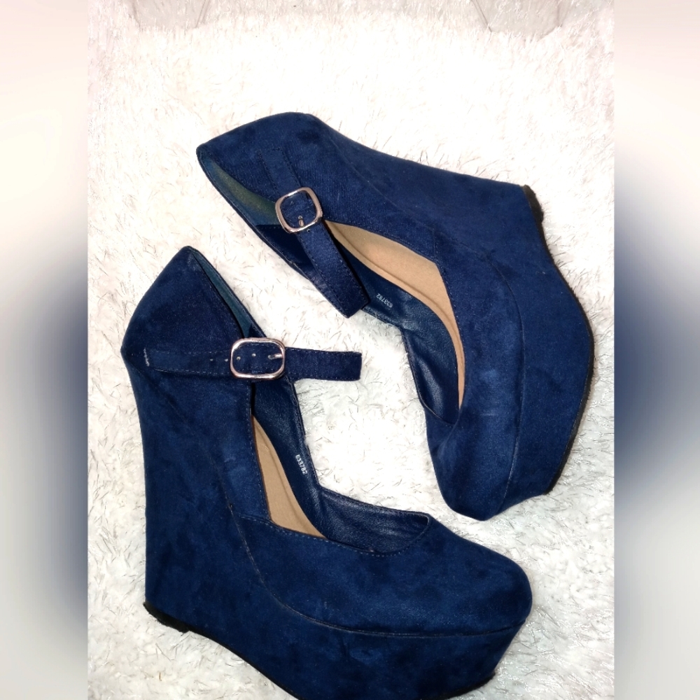 Navy wedge platform Charlotte Russe Heels Womens size 9